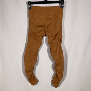 ALPHALETE WOMENS TAN CAMEL SCRUNCH LEGGING MEDIUM